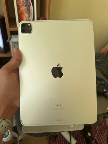 iPad Pro 2020 Sim Wifi 425$ រាងស្ទើងអេក្រង់តិច