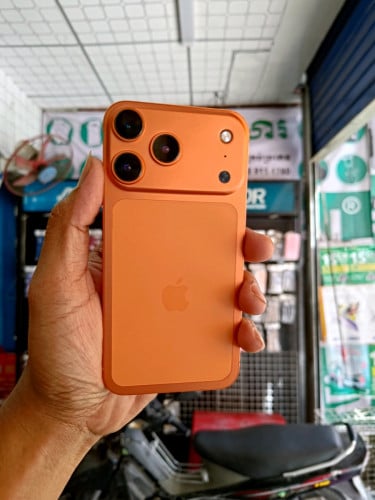 iPhone 11 ដំឡើង 17 pro