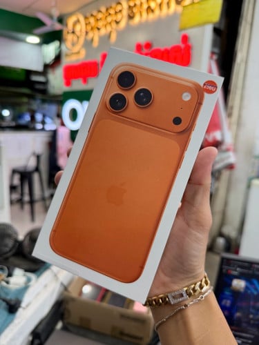 iPhone 17 Pro Max 256GB Locked 99.99%