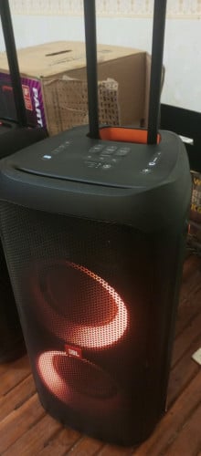 jbl party box 310 នៅសានុំថ្មកាន់សំលេងណែន97% 290$ វៃដូរបាន