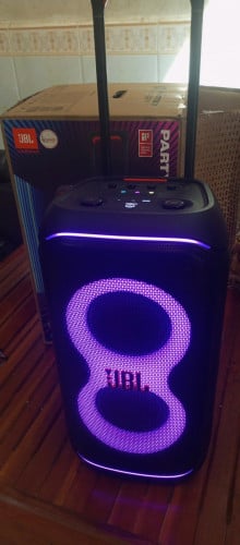 jbl party box 320 នៅសានុំថ្មកាន់សំលេងណែន 339$ tel  វៃដូរបាន