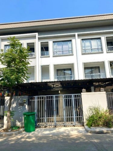Link house for rent at borey Chipmong 598