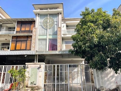 Link house for rent at borey Orkide 2004