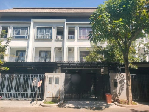 Link villa for rent at Chip Mong 598 full furniture