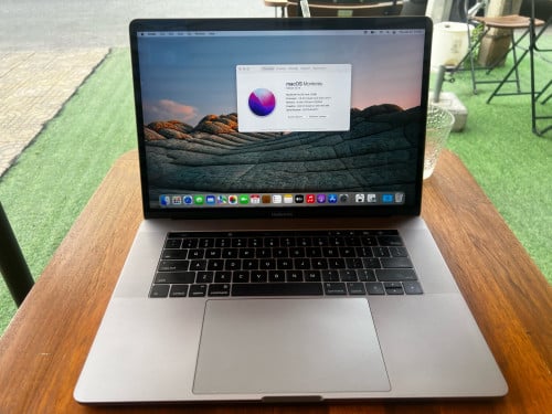 MacBook Pro 2016 15inch | Touch Bar