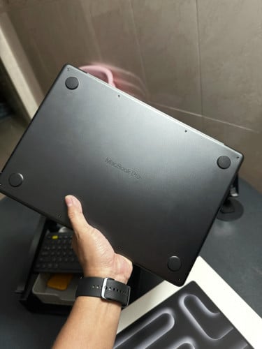 Macbook Pro M4 14 inch 16 / 512G Perfect condition full Box