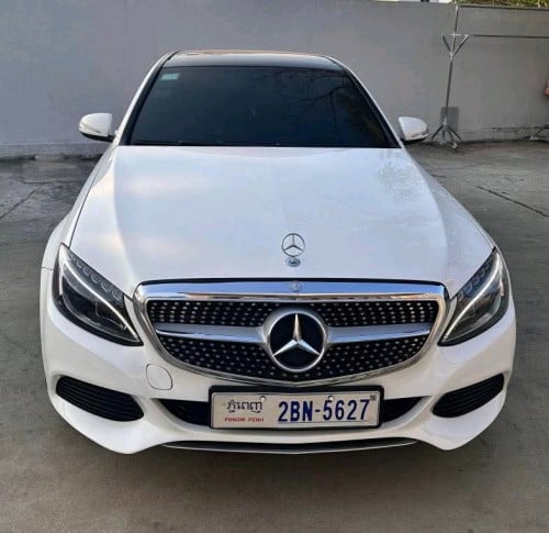 Mercedes C300 luxury