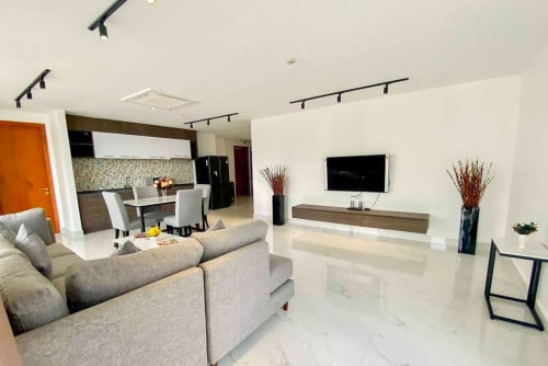 Modern Specious 3BR Serviced Apt  in BKK