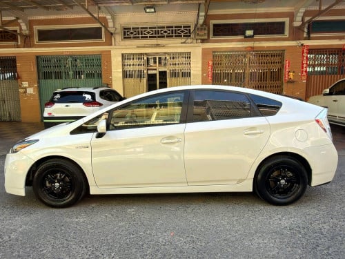 Prius 2010 options 4