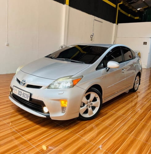 Prius 2012 open5 advanced ធានាទឹកថ្នាំហ្សីន១ជុំ