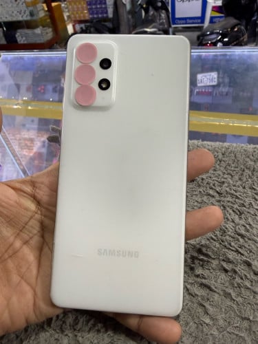 Samsung A72 Ram8G Memory256G 95% ក្រុមហ៊ុនសុីមពីរ មានឆ្នាំងសាក
