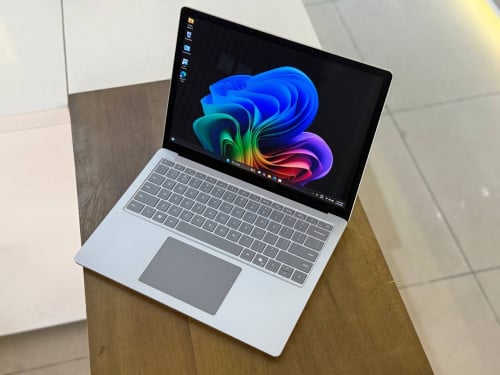 Surface Laptop 6 ( 99% )CPU Core Ultra 7-1th, RAM 16GB, SSD 512GB, 2K Touch Sreen