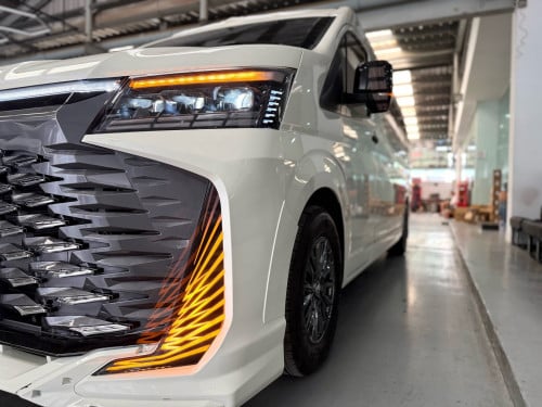 Toyota Haice 2026 ក្នុងVIP ពណ៍ទឹកក្រូច