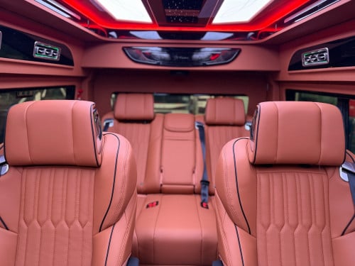 Toyota Haice 2026 ក្នុងVIP ពណ៍ទឹកក្រូច