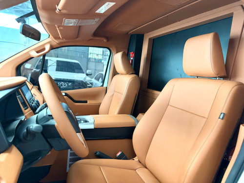 Toyota Haice 2026 ក្នុងVIP ពណ៍ទឹកក្រូច