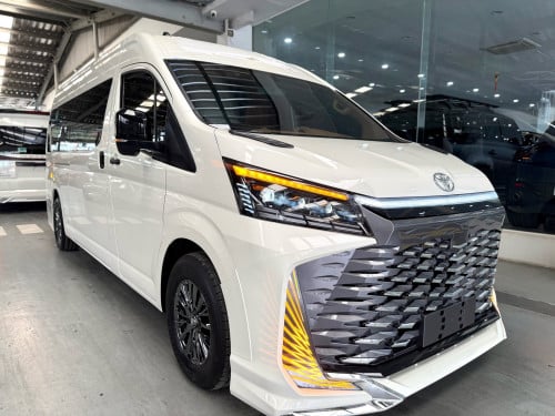 Toyota Haice 2026 ក្នុងVIP ពណ៍ទឹកក្រូច