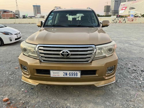 Toyota LandCriuser 2008 V8 ម៉ាស៊ូត