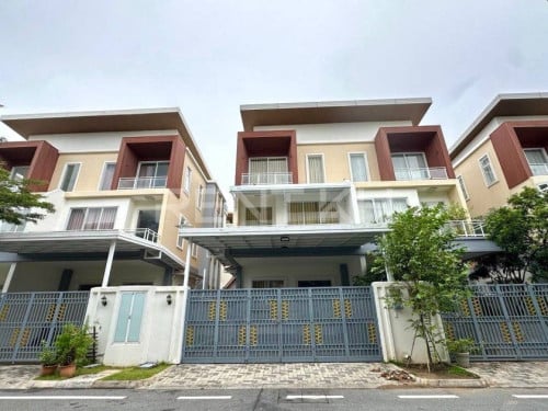 Twin Villa for rent at Chrouy Changva