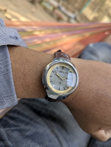 Vintages Seiko Automatic កញ្ចក់គ្រីស្តាល់នៅថ្មីស្អាត