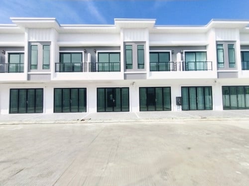 ល្វែងកូនកាត់