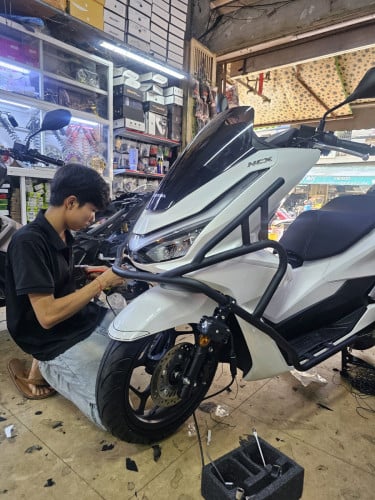 លក់កាងនិងភ្លើងគុច