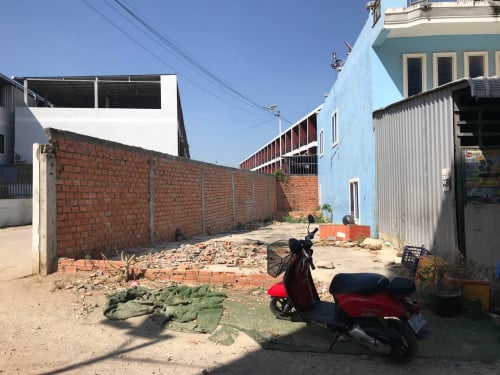 ដីលក់ជាប់បុរីសានីសំរោងក្រោម