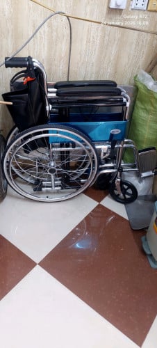 រទេះរុញមនុស្សចាស់