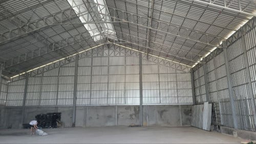 ដីនិងឃ្លាំងលក់/土地及仓库出售