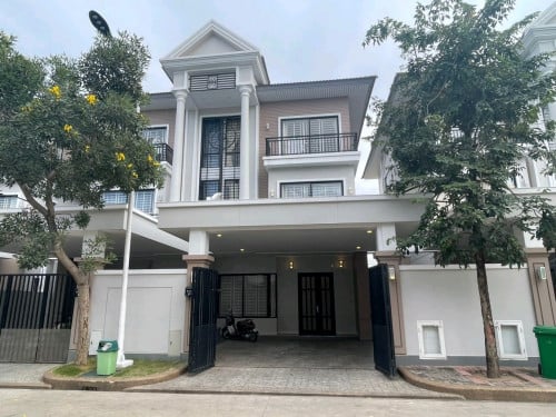 一号路炳发城双拼别墅出租