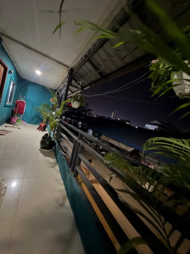 ទីតាំងក្រុងប៉ោយប៉ែតនៅក្នុងផ្សារត្រីជាប់នៅផ្សារអគ្គក្បែរវីរៈប៊ុនថាំ