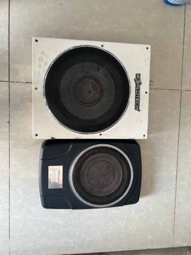 សាប់ដាក់ក្រោមកៅអីរថយន្ត