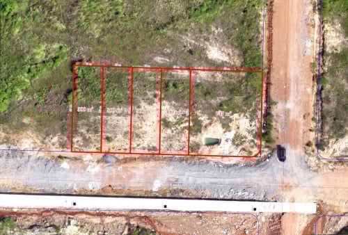 #ដីកែងផ្លូវជាប់មាត់ព្រែកអូរត្រះ- ទំហំសរុប 1947m² 10×30  25×30- តំលៃ 1m²/5xx$ ចរចា - ប្លង់រឹង