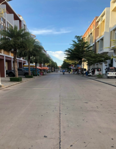 ផ្ទះអាជីវកម្ម (ផ្លូវរដ្ឋ10m) នៅបុរីឌឹមេគង្គរ៉ូយ៉ាល ផ្លូវ 6A ទល់មុខ បុរី អ័រគីដេ ត្រូវការលក់បន្ទាន់។