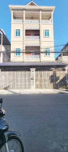 ផ្ទះជួលម្តុំសន្ធរម៉ុក( 2ល្វែងជាប់គ្នា)