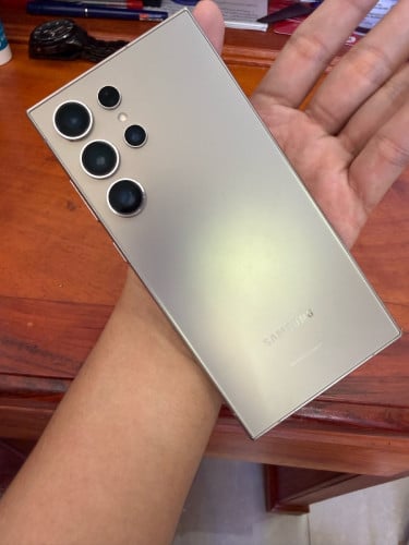 ទូរសព្ទ​ទិញ​ថ្មី​ក្រុមហ៊ុន​សុីម​2​ អត់​សូវ​ប្រេី​ ថ្មី​97%​ ឆ្នាំង​ហ្សីន