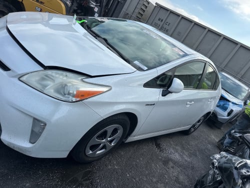 សាងឡានមុនបើកទូរ 2013 Toyota Prius Option 3 Code 664205