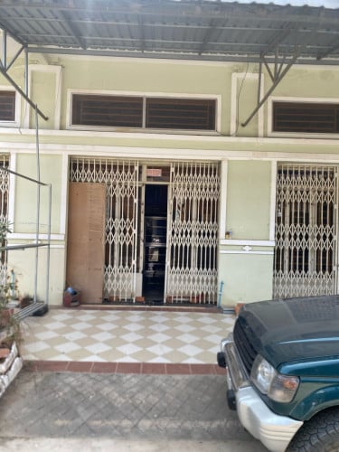 ផ្ទះលក់នៅបុរីសុណ្ណ​កំពង់ស្ពឺ​35000$ចចារ