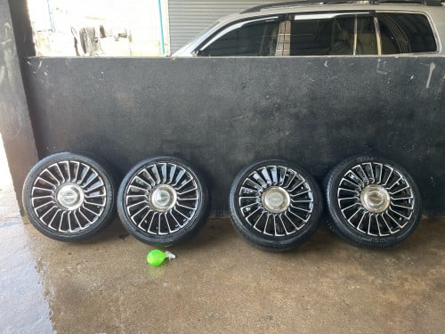 យ៉ាន័លក់ R17 250$