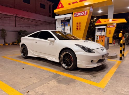 Celica ឆ្នាំ 2003 ឡាននៅសៀមរាប តំលៃដាច់