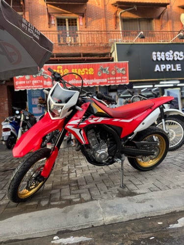 CRF250 Year 2017 (ម៉ូតូក្រដាស់ពន្ធ)