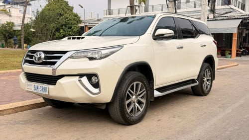 Fortuner 2017 FULL OPTION ហ្សីនមួយជុំ ថ្មីណាស់