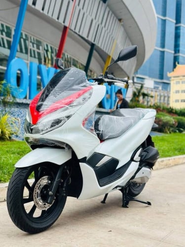 Honda PCX 020 សោស្មាតឃីកម្លាំង150cc ម៉ាស៊ីនតាន់ហាប់នែនស្ងាត់ជិះស្រួលស្ទុះមិនលាន់មិនហុយមានពន្ធកាតគ្រឺ