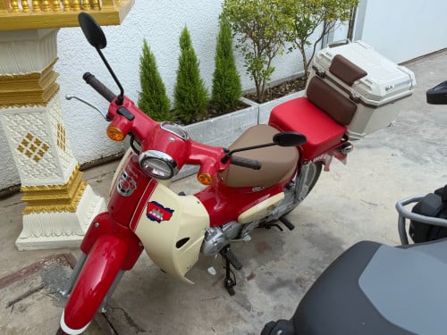 Honda Supercub 110c Japan Hello Kitty Edition