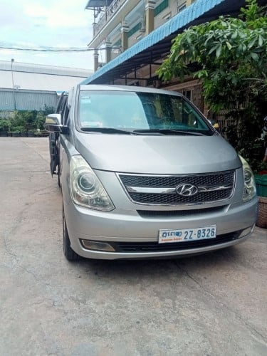 HYUNDAI H1 2012 For Rent /出租
