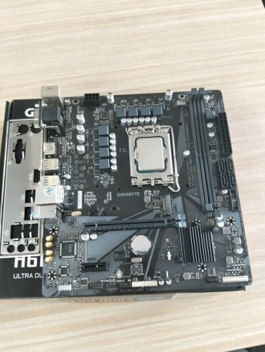 i5 12400 H610M GIGABYTE