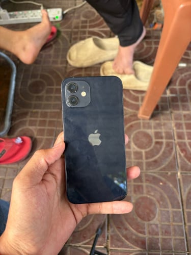 iPhone 12 ស្អាតដូចរូប 64G ថ្ម80%