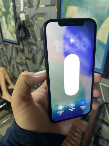 iPhone 12 64GB សុំណុំហ្សុីនណែន ថ្មនៅ82%តម្លៃ1ជាងភ្នំពេញ