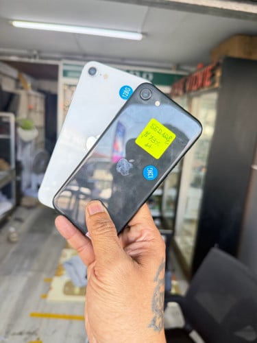 iPhone SE 128G ណែន