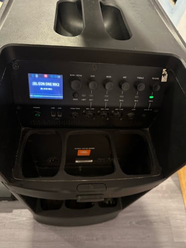 JBL. EON1MK2. លក់នៅស្អាត80%ថ្មកាន់លក់750$ចរចារ