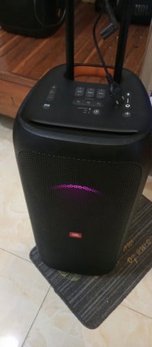 jbl party box 310 នៅសានុំថ្មកាន់សំលេងណែន 269$ tel  វៃដូរបាន